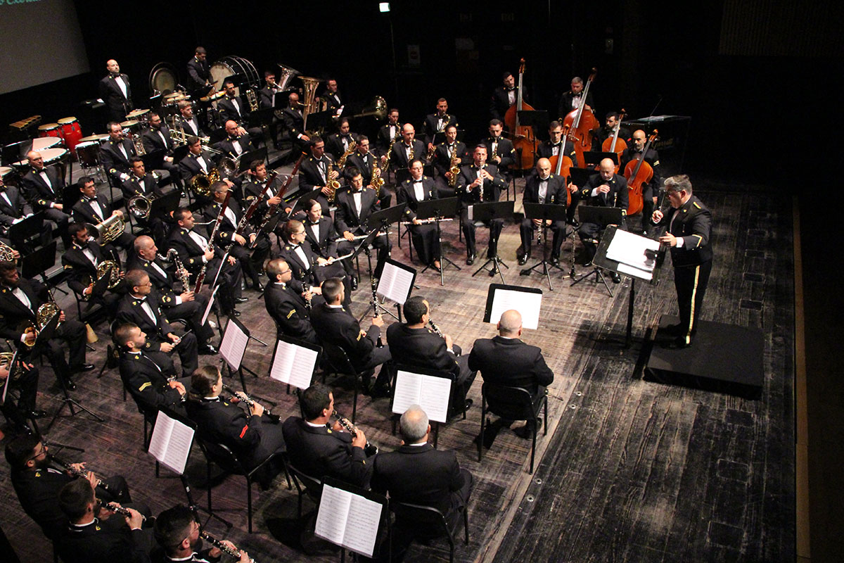 Banda Sinfônica do Exército faz concerto em homenagem ao Dia do Soldado