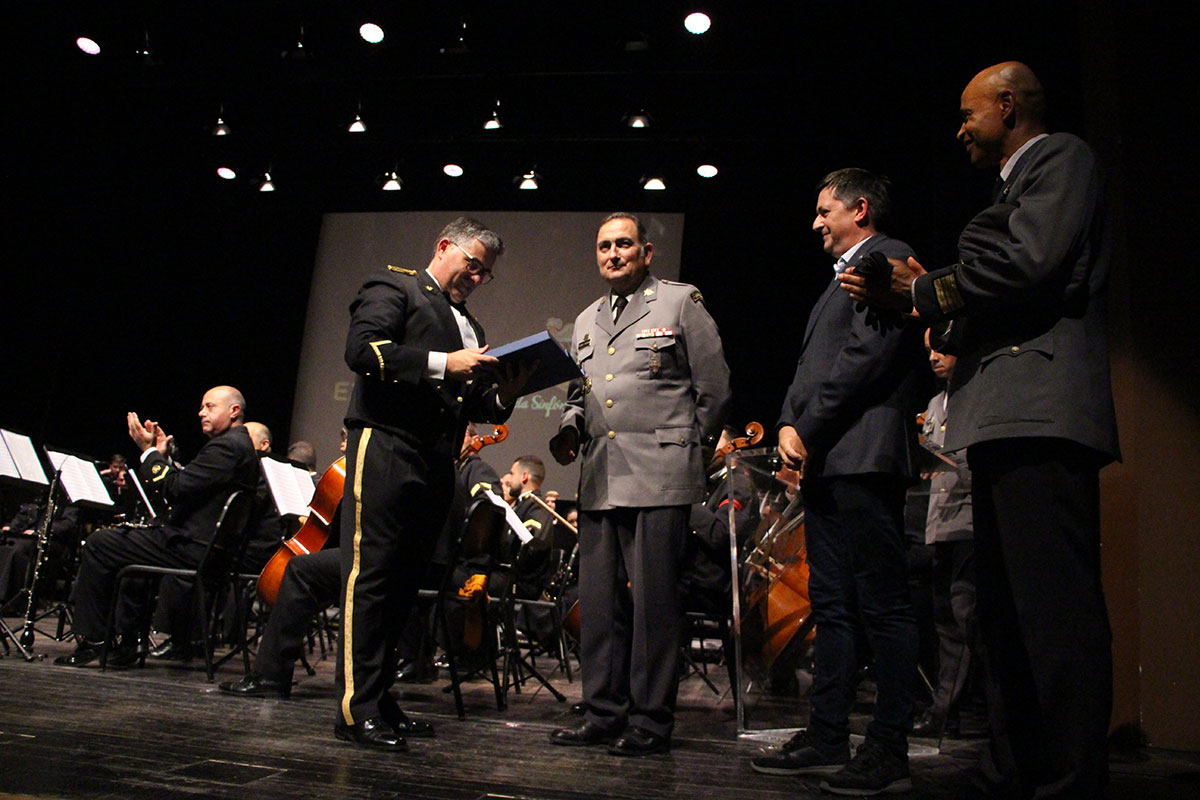 Banda Sinfônica do Exército faz concerto em homenagem ao Dia do Soldado