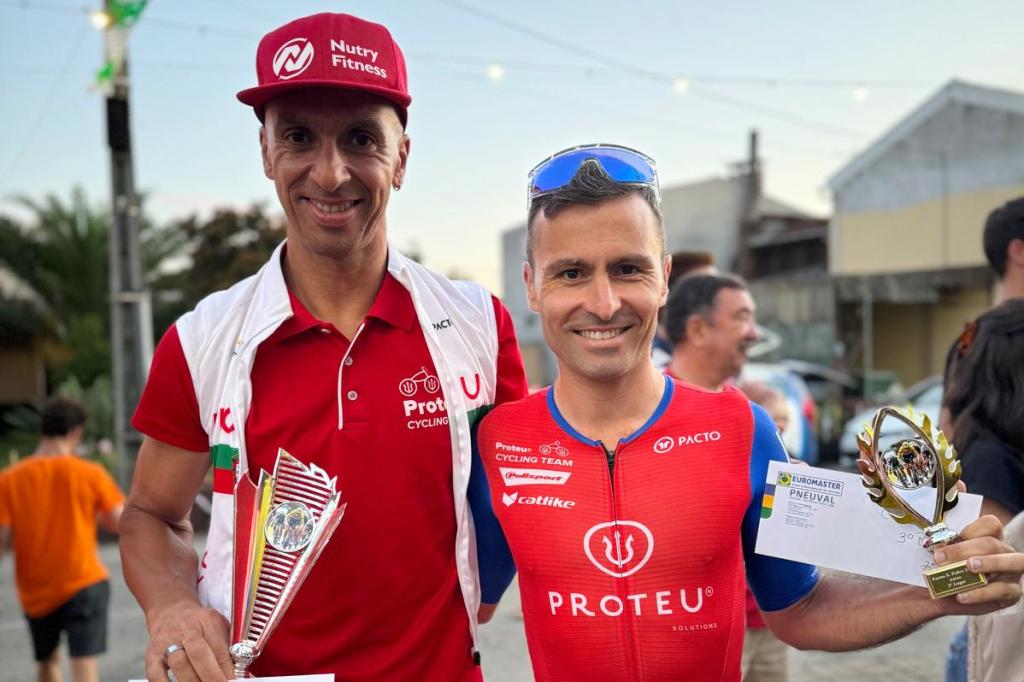 Rui Rodrigues e Igor Alves no Pódio do Circuito de Ciclismo de Antes