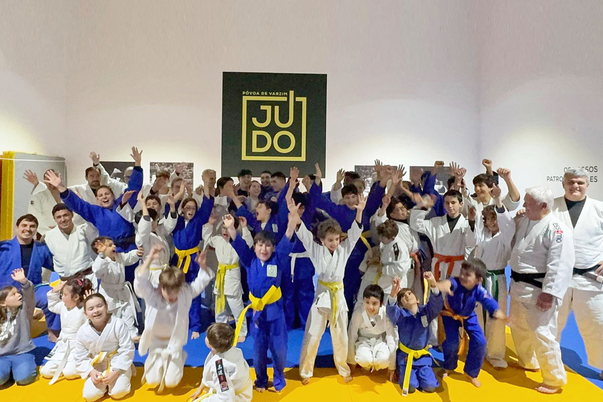 Atletas Recebem Graduações de Judo