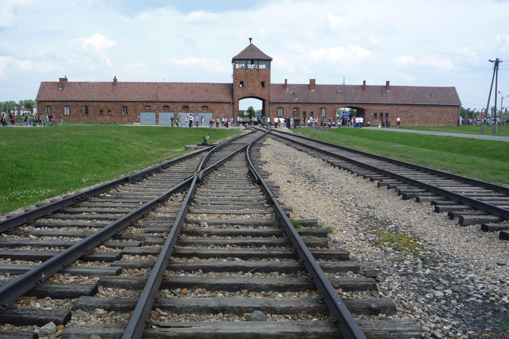 Relembrar Auschwitz