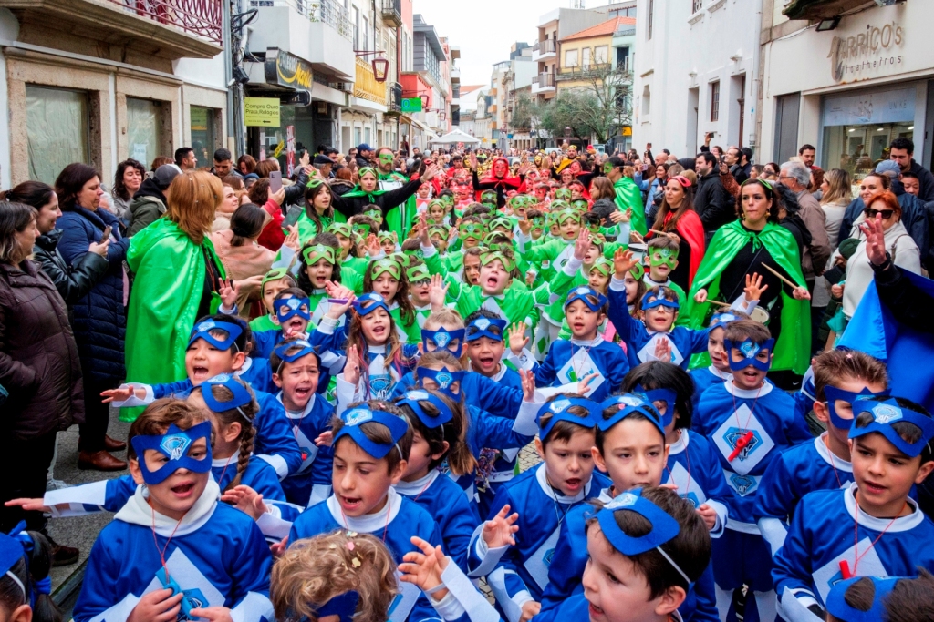 Crescer em Alegria e Fantasia Carnavalesca